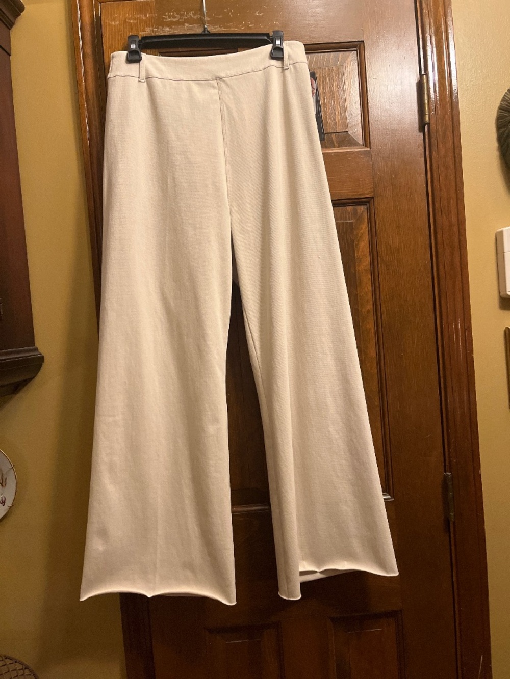 NWT Lysse New York Brand Stretch Denim Jeans.  Sz. Lg.  Color Oat.